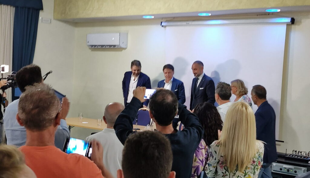 Giuseppe Conte incontra i gruppi territoriali del M5S a Salerno