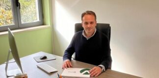 Aniello Esposito Palermo, imprenditore alla guida di RAGGIOVERDE Srl, per scoprire la gamma di prodotti Vivo Biosolution dedicati all'agricoltura biologica.