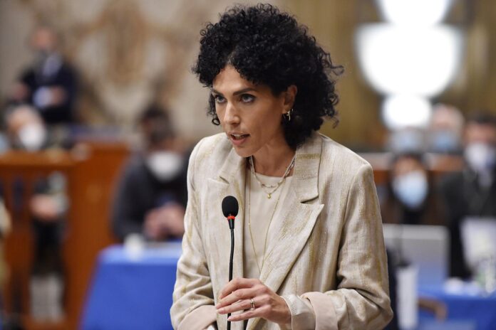 Claudia Pecoraro consigliera comunale Movimento 5 Stelle Salerno